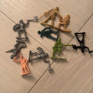 Play Army men set and accessories - over 600+ pieces including 550+ men
